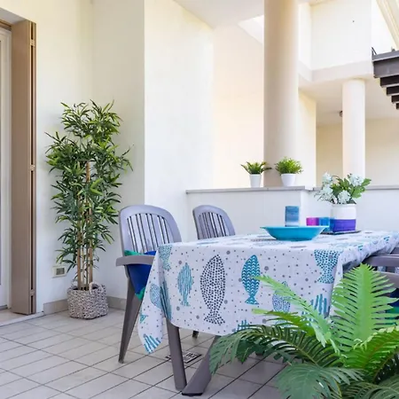 Modern In A With Pool Apartament Bibione