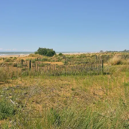 Modern In A With Pool 비비오네