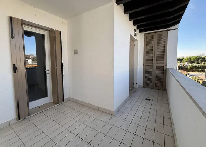 Modern In A With Pool Διαμέρισμα *