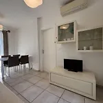 Modern In A With Pool Апартаменти *