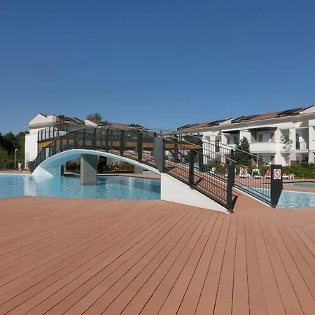 Modern In A With Pool Lägenhet Bibione