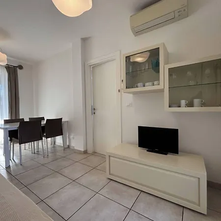Апартаменты Modern In A With Pool *